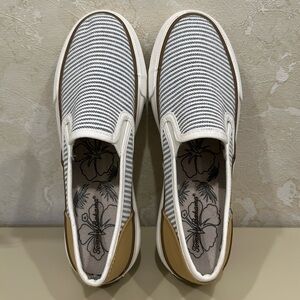 Tommy Bahama slip on shoes